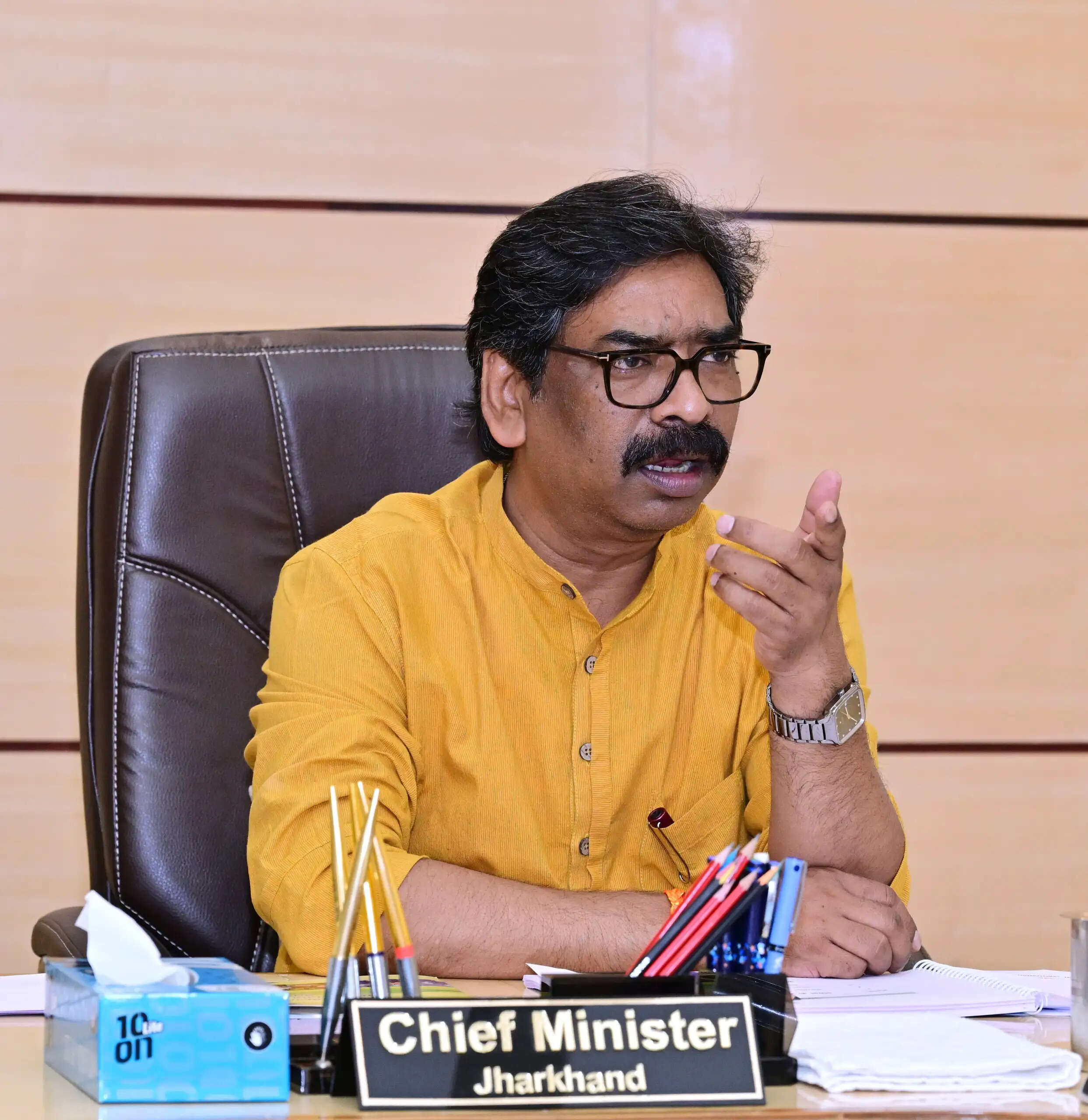 किस राज्य में हमारे कितने श्रमिक काम कर रहे हैं, इसकी पूरी जानकारी दें 03 माह में : मुख्यमंत्री