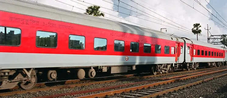 भारतीय रेलवे द्वारा विगत 02 माह में 19 जोडी ट्रेनों के 31 रैक एलएचबी में परिवर्तन