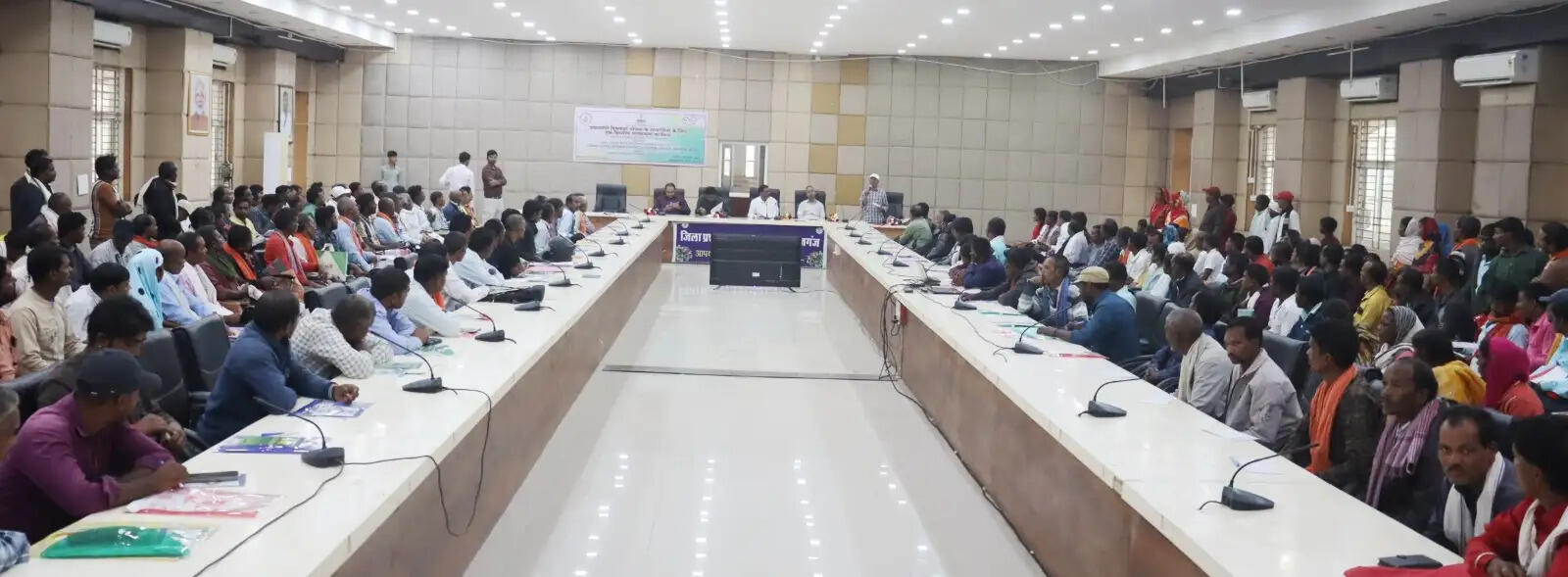 बलरामपुर में पीएम विश्वकर्मा योजना के 360 हितग्राहियों को दिया गया प्रशिक्षण, हुनर निखारने पर जोर