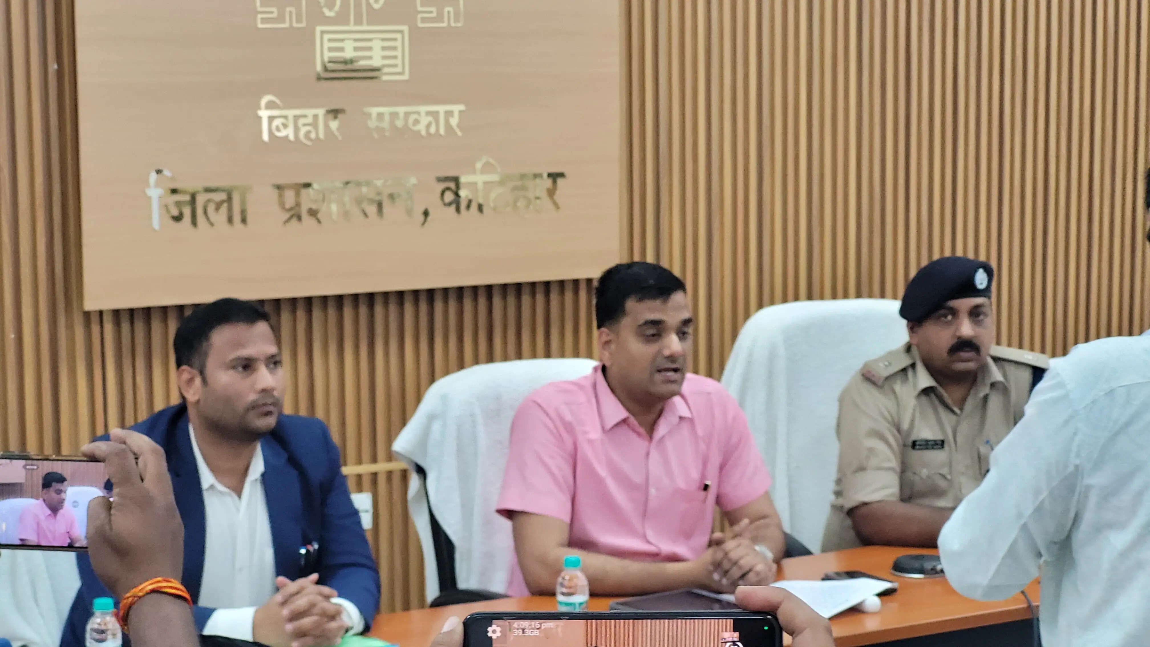 कटिहार में घरेलू गैस आपूर्ति सामान्य, अफवाहों पर ध्यान न दें: डीएम