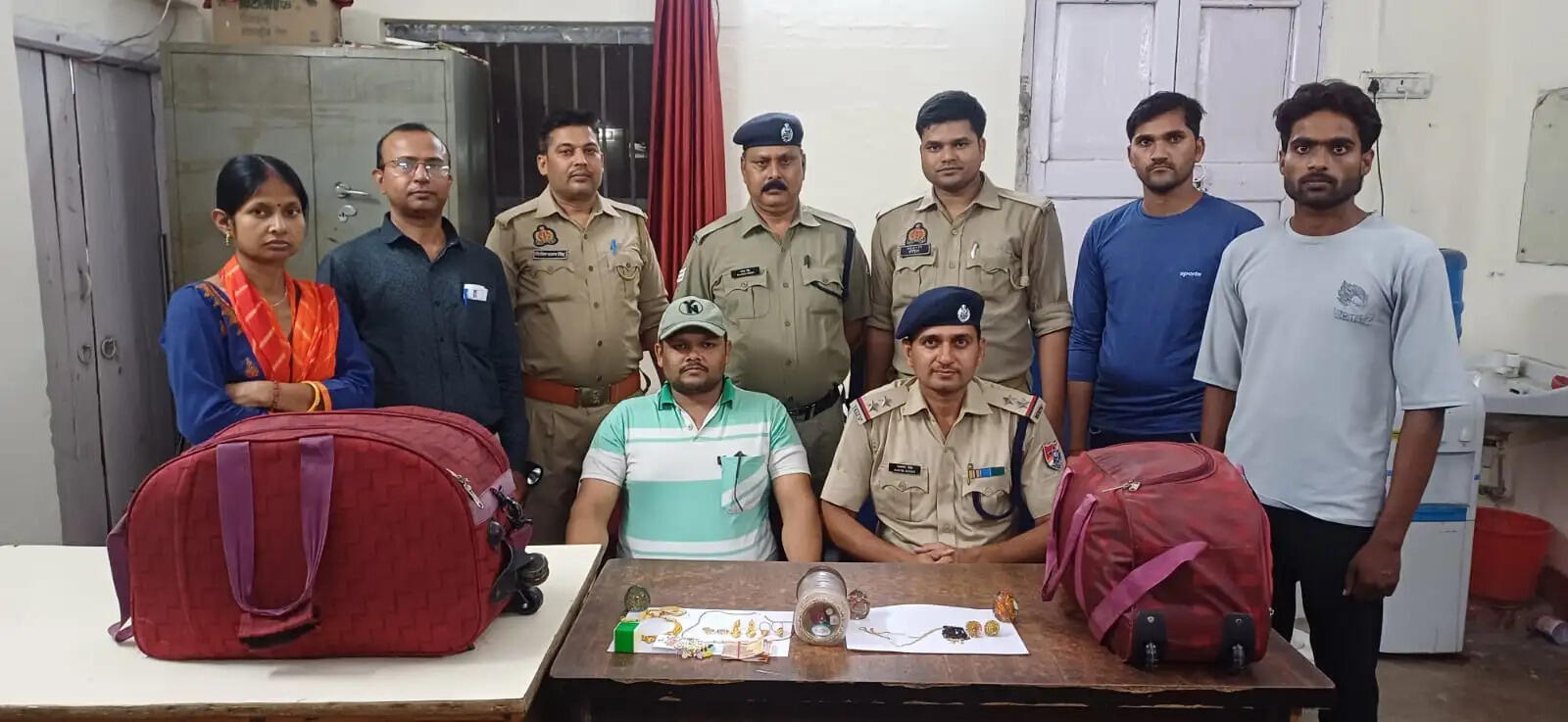 आरपीएफ ने ट्रेन से गायब बैग में रखा 5.56 लाख का सामान 24 घंटे में लौटाया