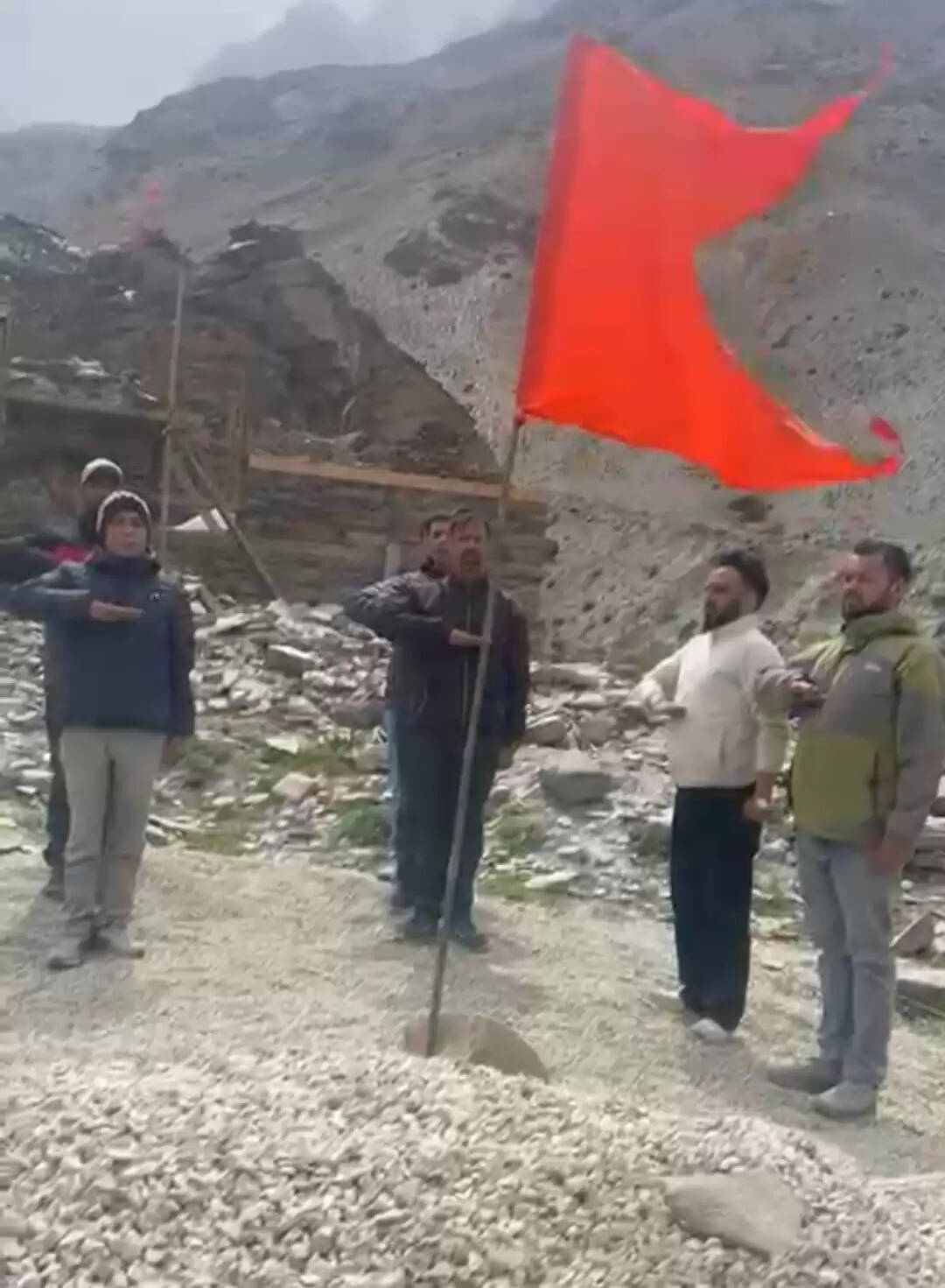 भारत-चीन सीमा से सटे उत्तरकाशी के जादुंग गांव में रा.स्व.संघ ने लगायी शाखा