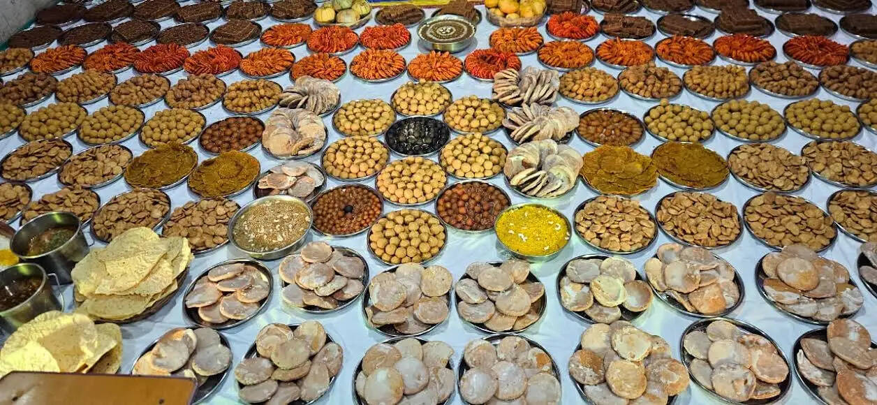 अधिकमास : श्री जगदीश मन्दिर जीवागंज में 56 भोग के महोत्सव का हुआ आयोजन