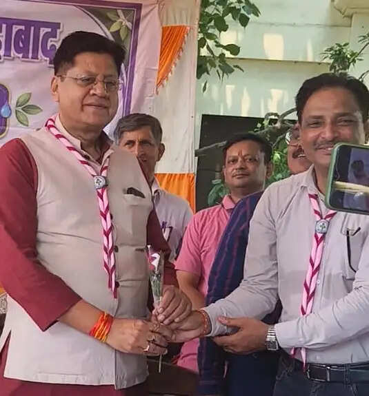सेवा ही सच्चा धर्म है का पालन कर रहे हैं स्काउट गाइड : डॉ विशेष गुप्ता