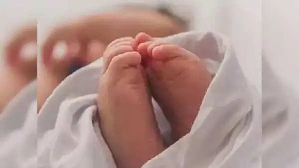 भोपाल&nbsp;में&nbsp;टीकाकरण के बाद दो महीने की बच्ची की मौत, परिजनों ने लगाए गंभीर आरोप