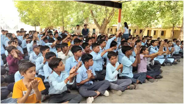 हैंड हाइजीन डे स्कूली बच्चों को हाथ धोने के बताए सही तरीके