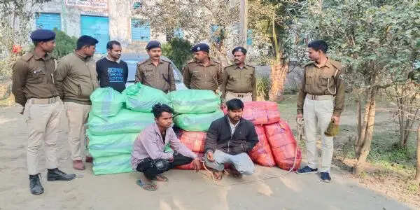 सिमराही में मद्यनिषेध पुलिस की बड़ी कार्रवाई, 45 कार्टन देशी शराब के साथ दो गिरफ्तार