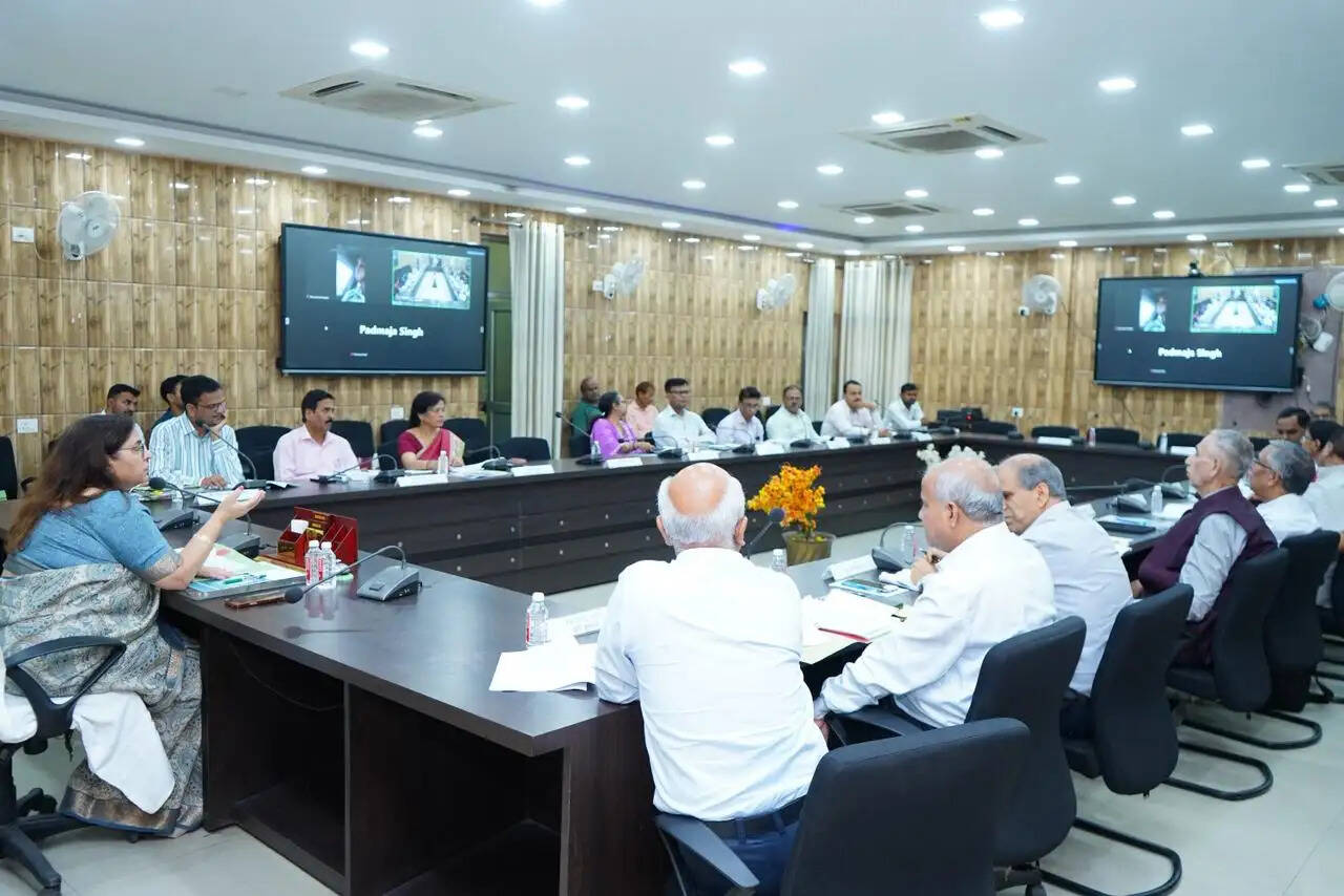 गोरखपुर विश्वविद्यालय की कार्य परिषद की बैठक संपन्न, महत्वपूर्ण प्रस्तावों को मिली स्वीकृति