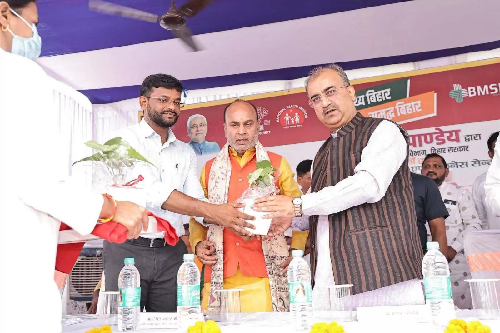 स्वास्थ्य मंत्री मंगल पांडेय ने हेल्थ एंड वेलनेस सेंटर का किया उद्घाटन