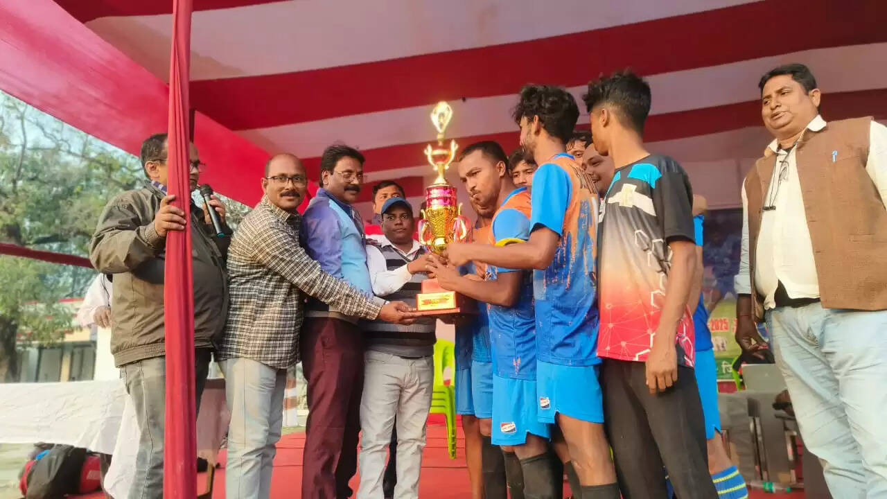 सोनपुर मेला फुटबॉल प्रतियोगिता में सारण बना चैंपियन