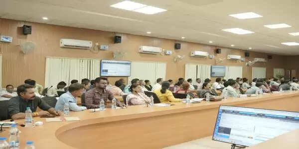 कोरबा : कलेक्ट्रेट सभाकक्ष में ई-ऑफिस कार्यप्रणाली का दिया गया प्रशिक्षण