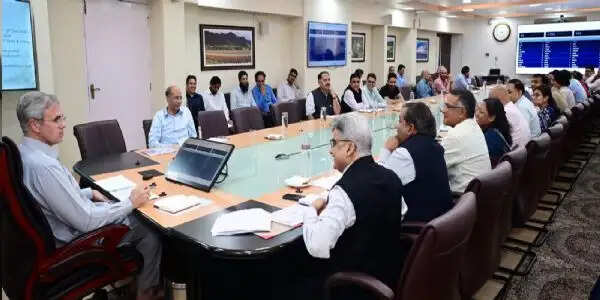 मुख्यमंत्री ने जम्मू-कश्मीर के पहले अंतर्राष्ट्रीय फिल्म महोत्सव की अंतिम तैयारियों की समीक्षा की