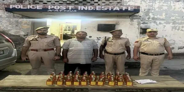 हटली रोड पर अवैध शराब बरामद, एक गिरफ्तार