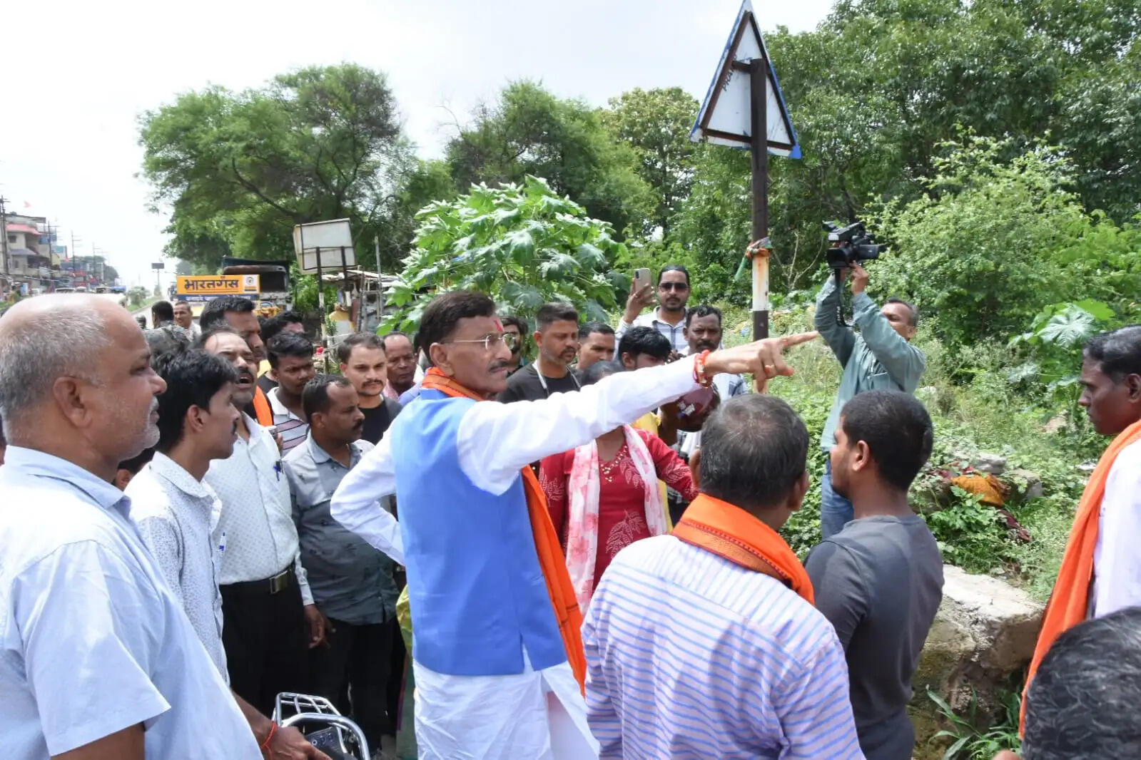 पंडरा में स्ट्रीट वेंडर्स को मिलेगा स्थायी बाजार, संजय सेठ और मेयर ने किया जगह चिन्हित