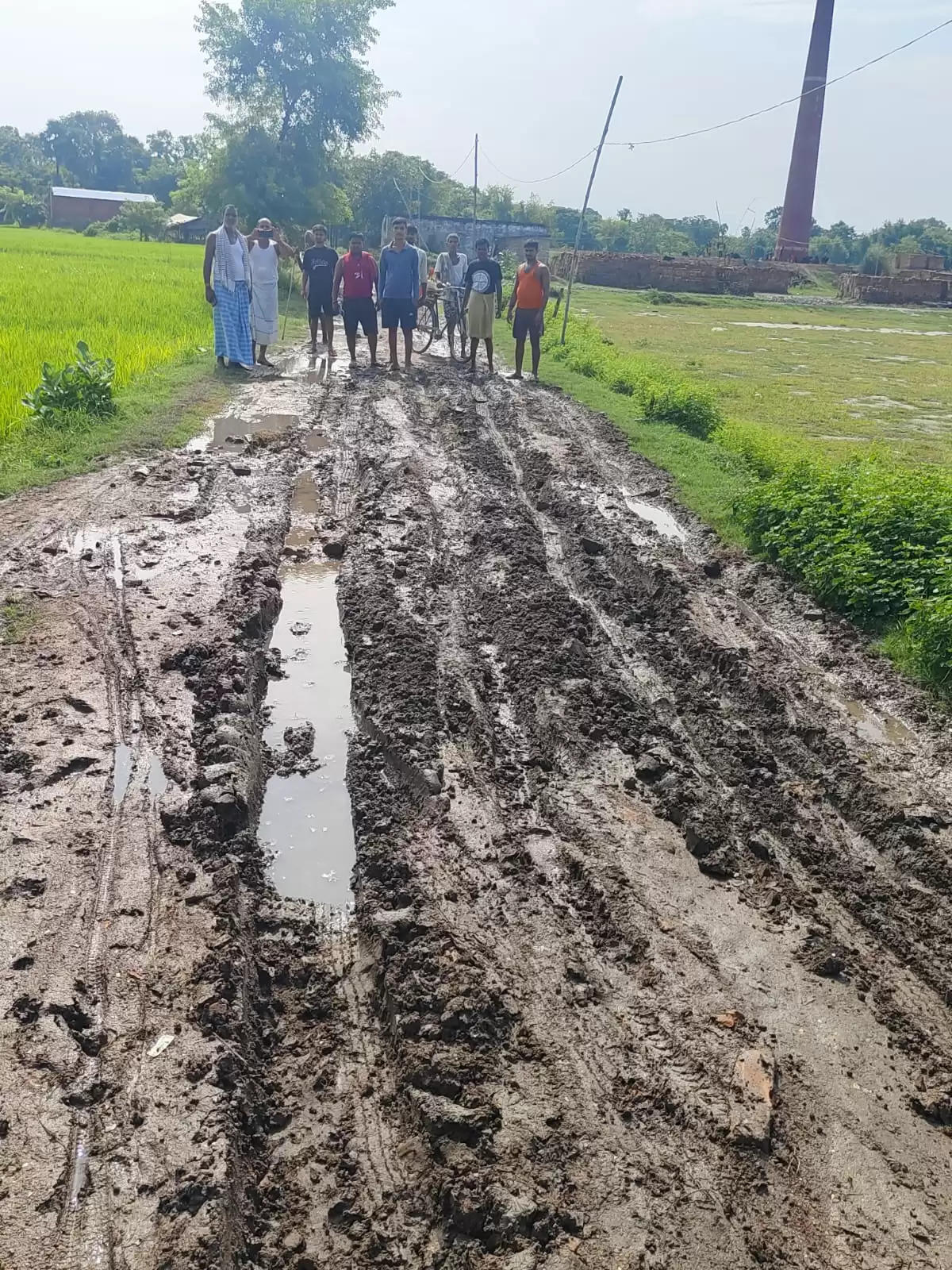 नरक में तब्दील संग्रामपुर का मुरली गांव