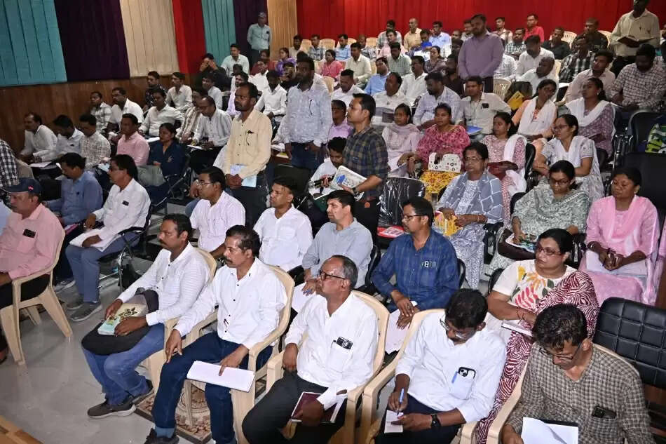 किसान क्रेडिट कार्ड बनाने में लापरवाही बरतने वाले अधिकारियों पर होगी कार्रवाई