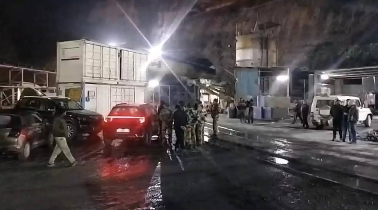 (अपडेट) चमोली: विष्णुगढ़ जल विद्युत परियोजना में लोको ट्रेनों की टक्कर, 60 घायल