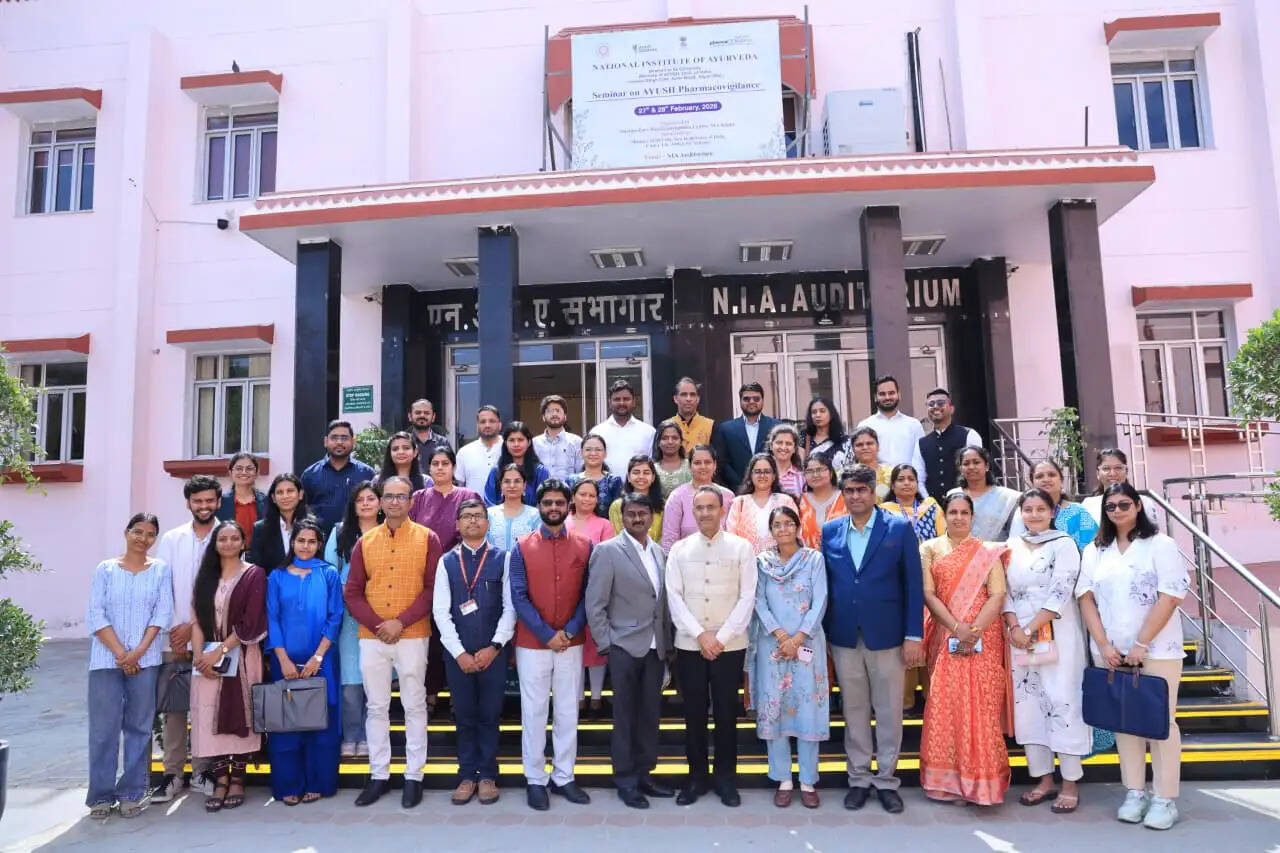 आयुष औषधियों की सुरक्षा हमारी प्राथमिक जिम्मेदारी है: कुलपति संजीव शर्मा