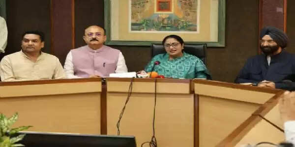 मुख्यमंत्री ने अंतरराष्ट्रीय योग दिवस की पूर्व संध्या पर मीडिया से संवाद किया, 11 प्रमुख स्थलों पर होगा योग दिवस का आयोजन