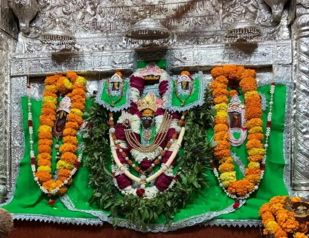 दस भुजा धारण कर मां कल्याणी ने चंद्रघंटा स्वरूप में दिए दर्शन, भक्तों ने चढ़ाई चुनरी-नारियल