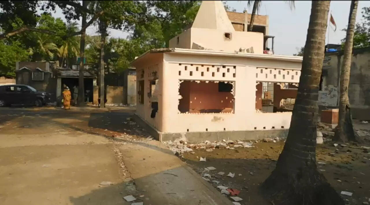 मुर्शिदाबाद डायरी-वे हमारे पड़ोसी थे, बहुत अच्छे संबंध थे लेकिन सब लूट ले गए