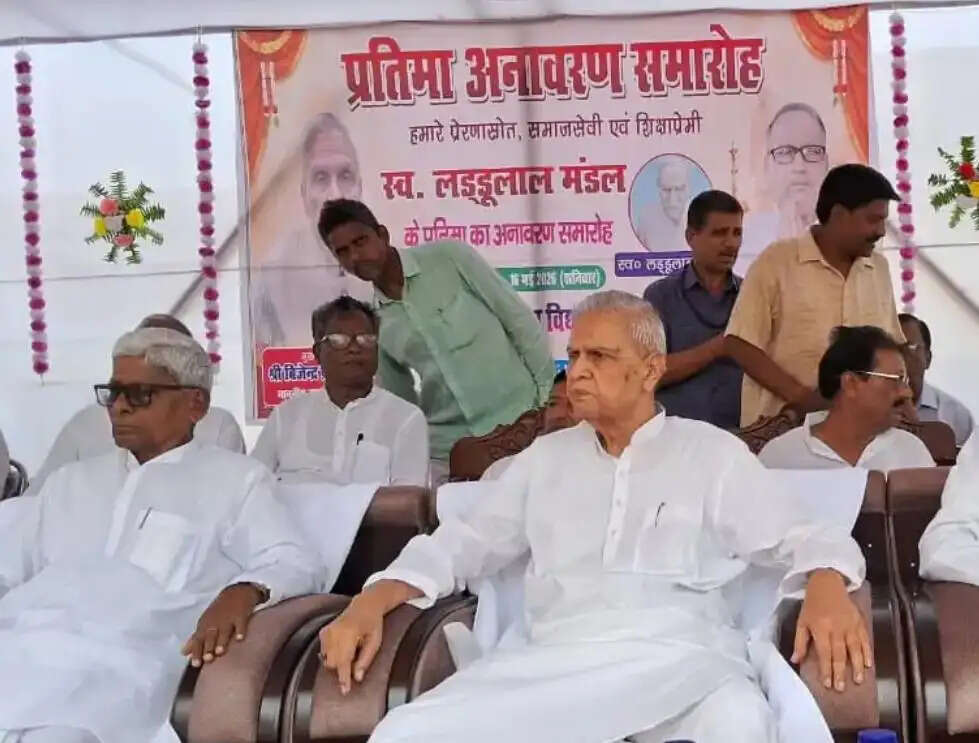 सिहे में स्व. लड्डूलाल मंडल की प्रतिमा का अनावरण, उपमुख्यमंत्री ने बताया प्रेरणास्रोत