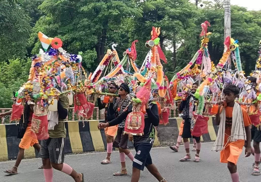 चौथे सोमवार पर कांवड़ चढ़ाने के लिए मुरादाबाद से गुजरे रामपुर, संभल, चंदौसी के कांवड़िए