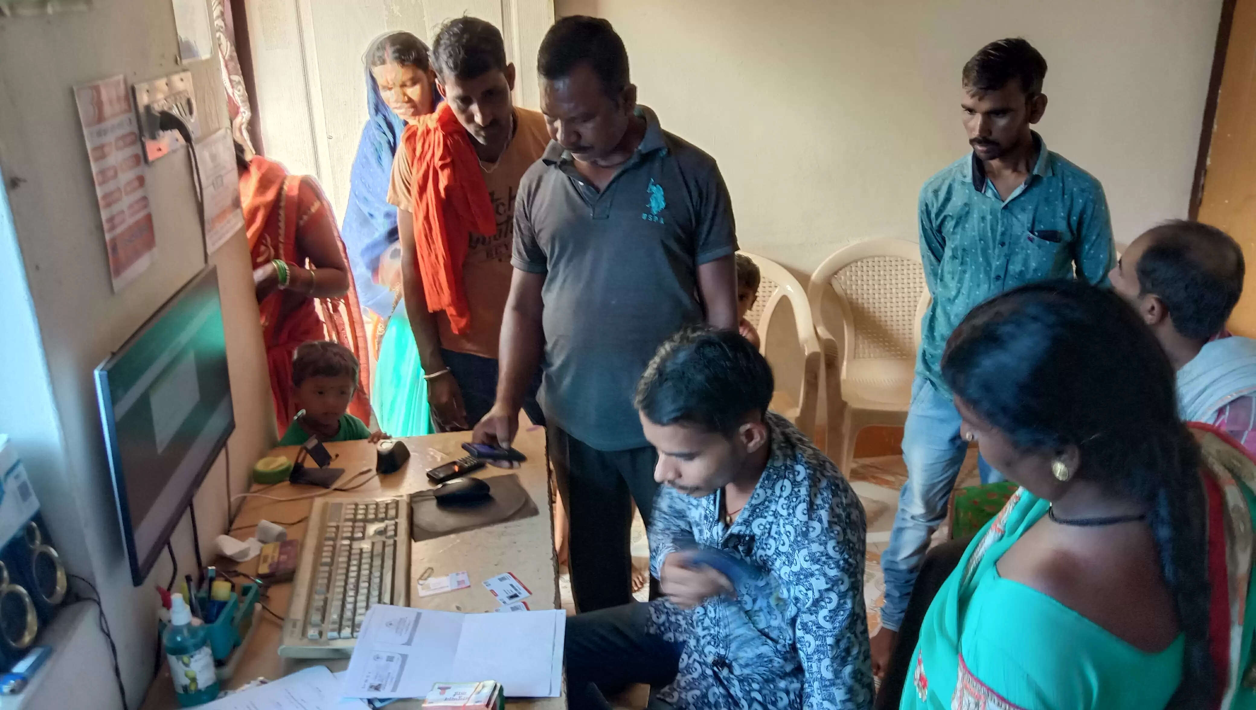 आधार कार्ड में त्रुटि, 9908 छात्रों को अपार आईडी बनाने में हो रही परेशानी