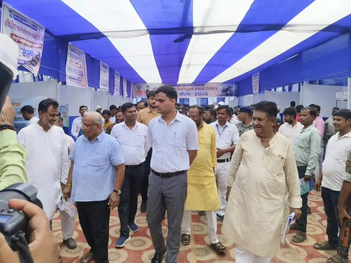 बिजली बिल से मिलेगी मुक्ति, कटिहार में पूर्व डिप्टी सीएम और डीएम ने किया सोलर मेले का भव्य शुभारंभ