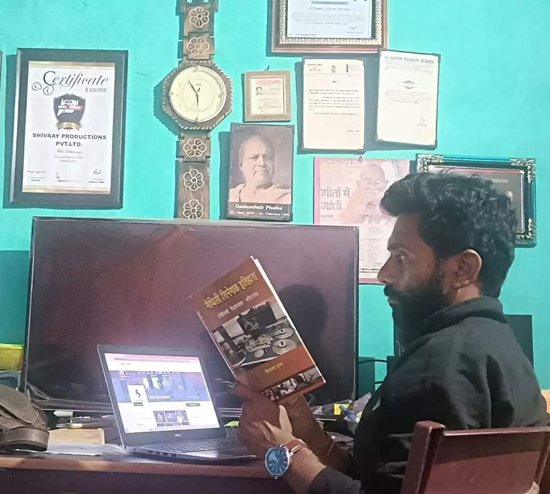 मैथिली सिनेमा इतिहास नामक पुस्तक में युवा फिल्म निर्देशक काम की सराहना