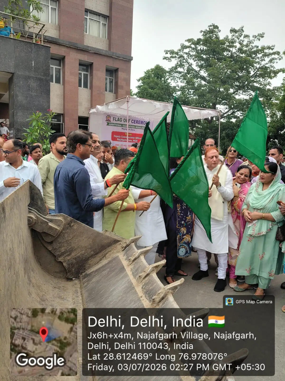 महापौर ने नजफगढ़ जोन में 55 अतिरिक्त स्वच्छता संसाधनों को हरी झंडी दिखाकर बेड़े में किया शामिल