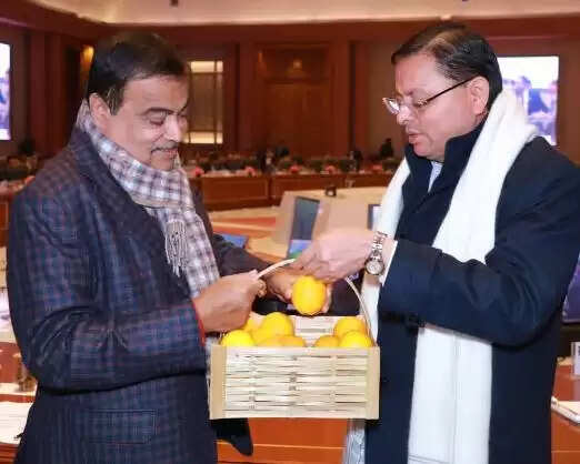 मुख्यमंत्री ने राज्य की प्रस्तावित सड़क परियोजनाओं की पैरवी की