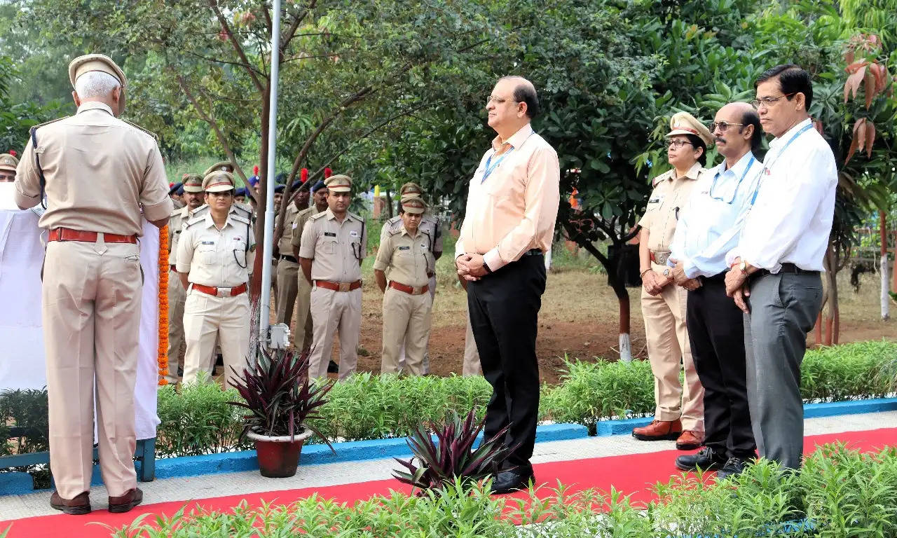 कोरबा में पुलिस स्मृति दिवस पर सीआईएसएफ और एनटीपीसी ने दी श्रद्धांजलि