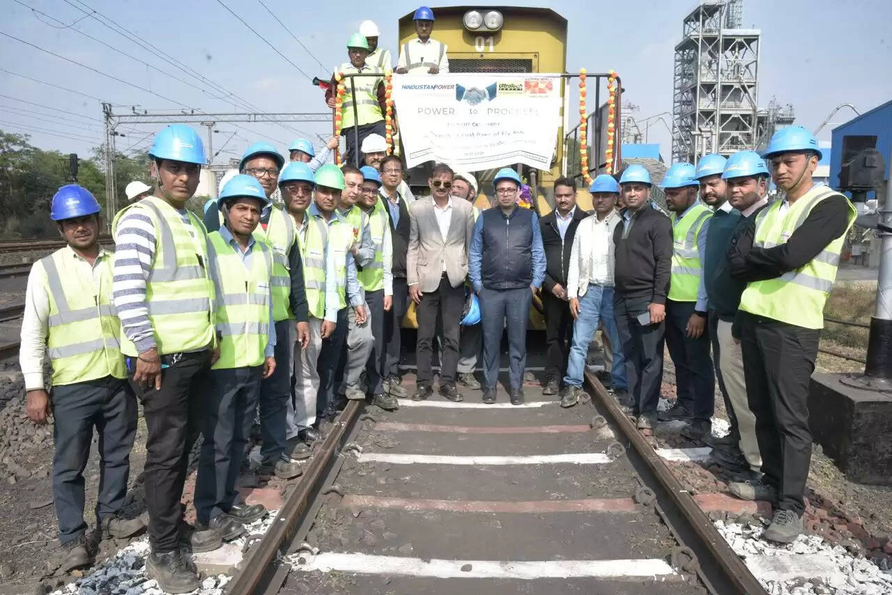 अनूपपुर: अल्ट्राटेक सीमेंट में होगा फ्लाई ऐश का उपयोग, मैहर के लिए रवाना की पहली रेल रैक