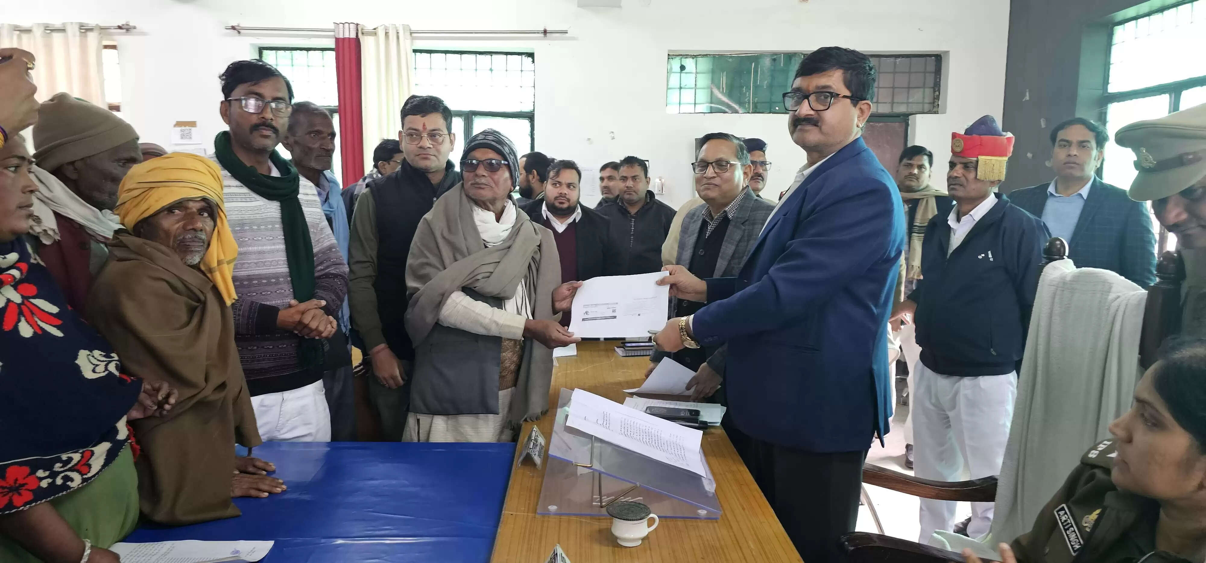 हाड़ कपाऊ ठंड में न्याय पाने काे पहुंचे 67 फरियादियाें में से दाे काे मिला न्याय