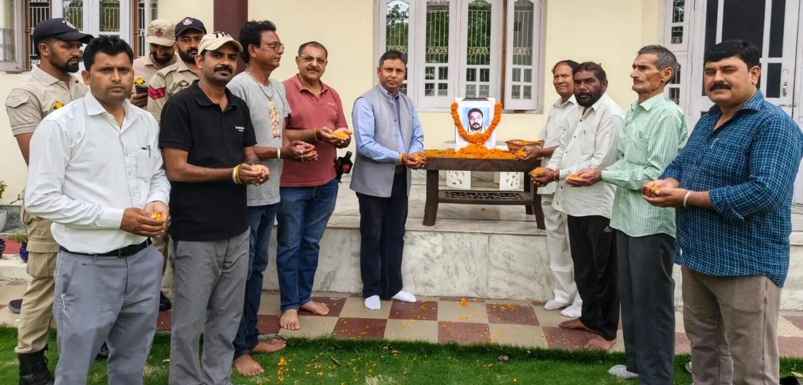 कर्तव्य पथ पर शहीद हुए फोटो पत्रकार अशोक सोढ़ी को श्रद्धांजलि, दो मिनट का मौन रख किया याद