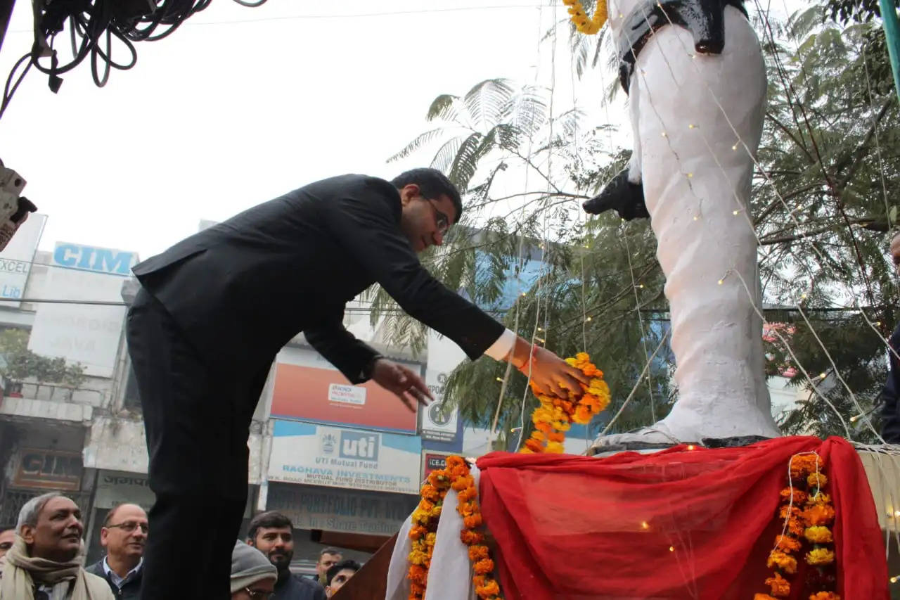 जनपद में हर्षोल्लास व धूमधाम से मनाया गया गणतंत्र दिवस, निकली प्रभात फेरी