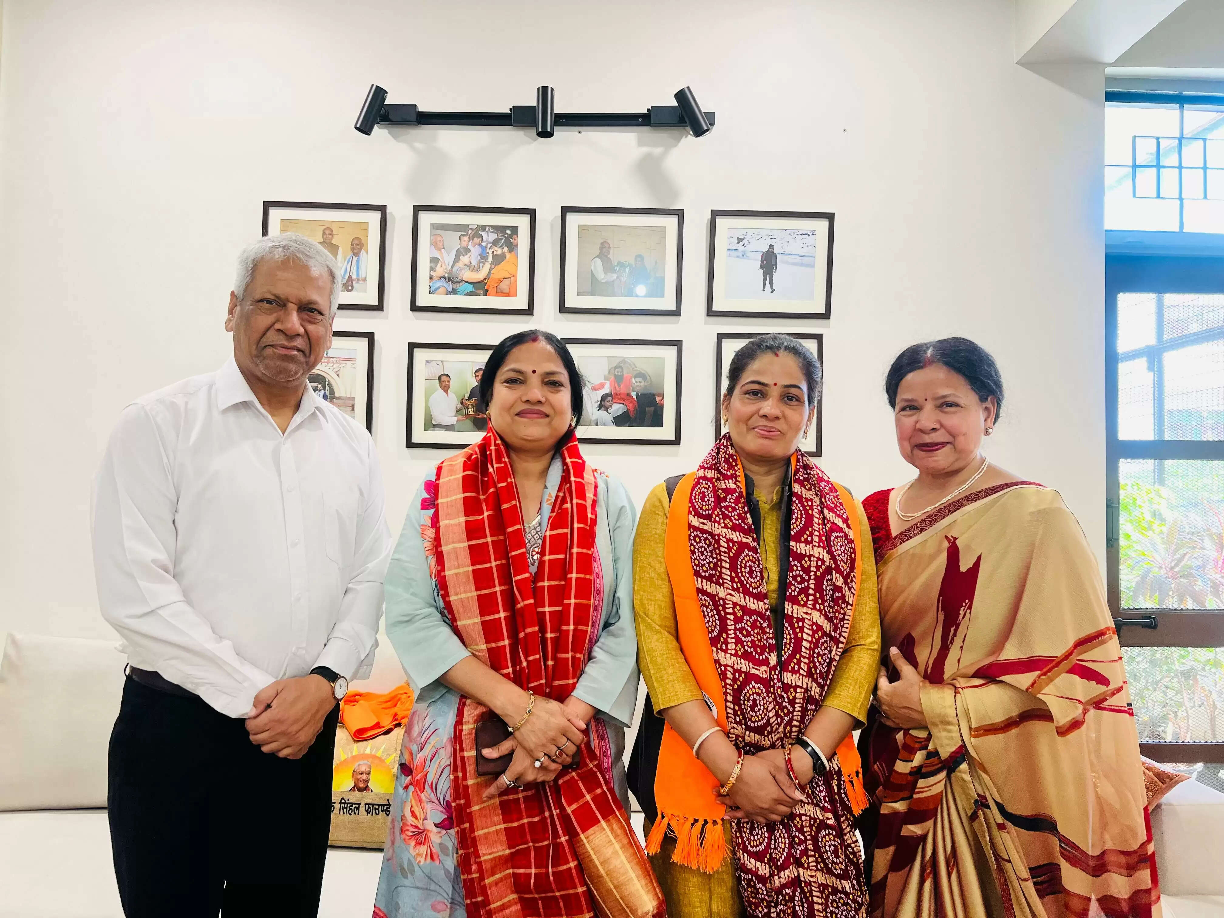 नारी शक्ति को आत्मरक्षा के लिए मजबूत बना रही दुर्गा वाहिनी