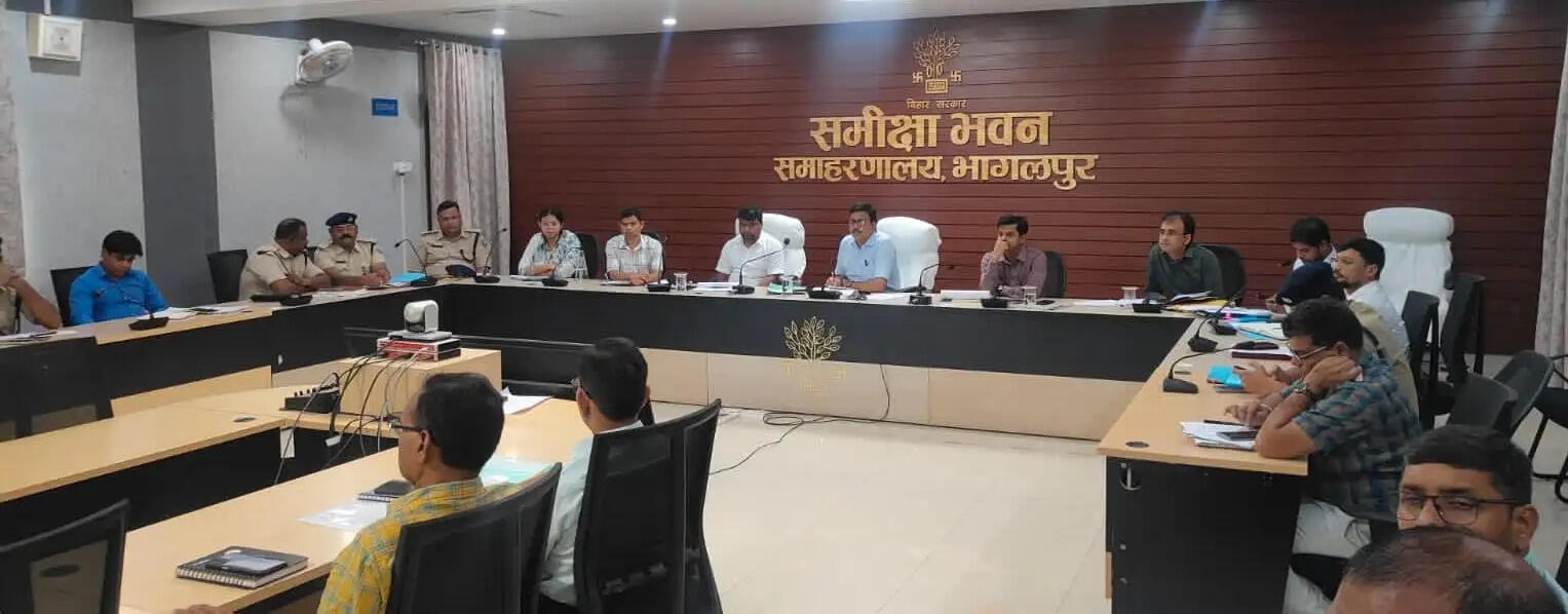 श्रावणी मेला को लेकर प्रमंडल स्तरीय समीक्षा बैठक आयोजित
