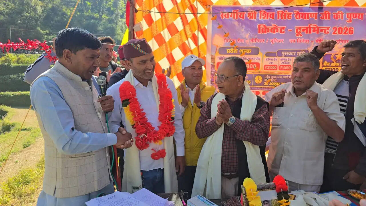 पीएम मोदी के नीतियों से प्रभावित होकर जिला पंचायत सदस्य अनुज भाजपा में शामिल