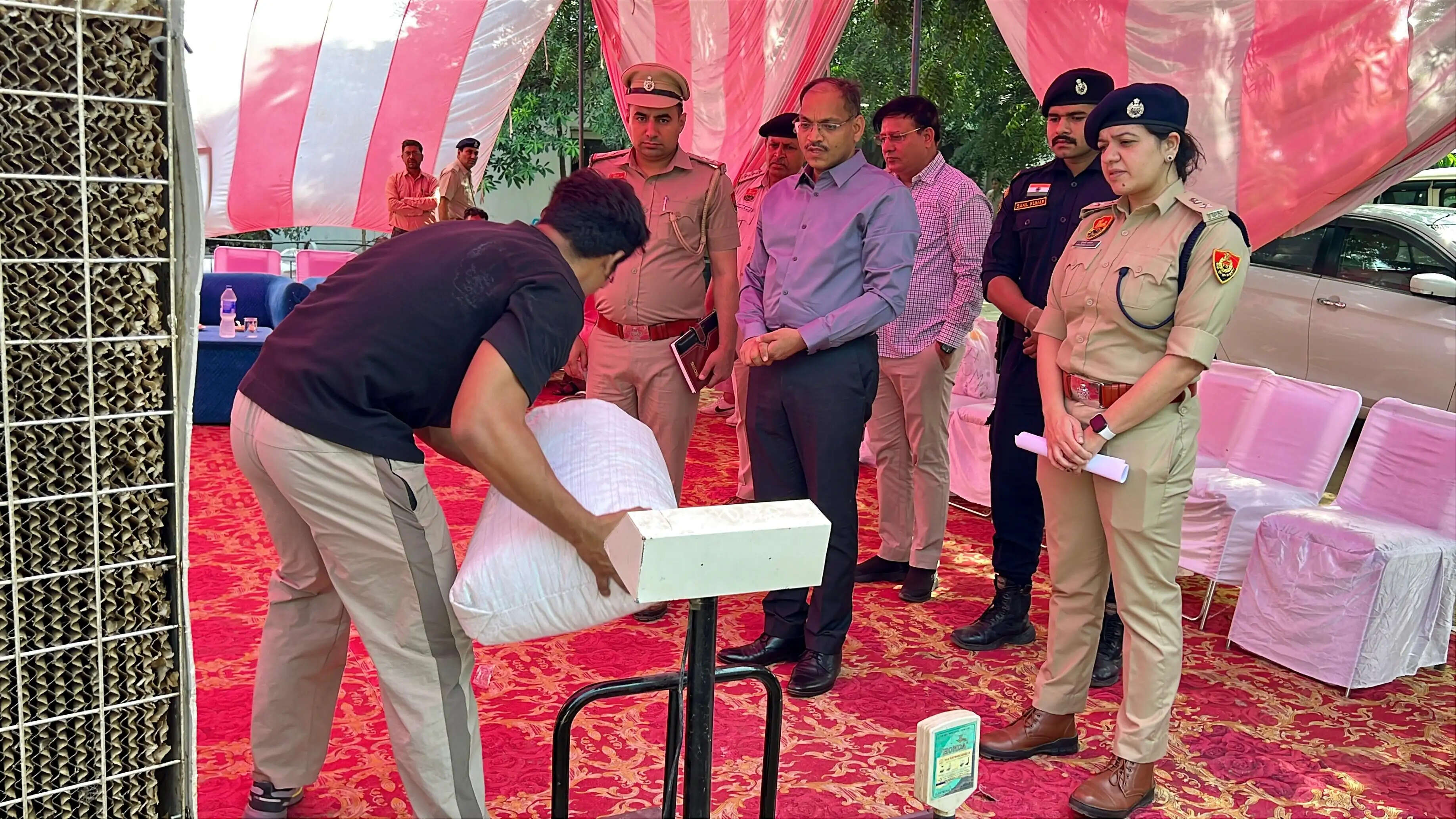 फरीदाबाद पुलिस ने करोड़ों की कीमत के मादक पदार्थ किए नष्ट