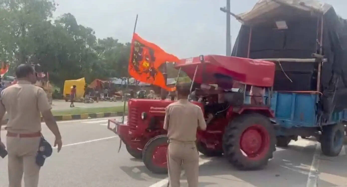 12 फीट से ऊंची कांवड़ व डीजे वाहनों पर सख्ती, नारसन बॉर्डर से वापस भेजा