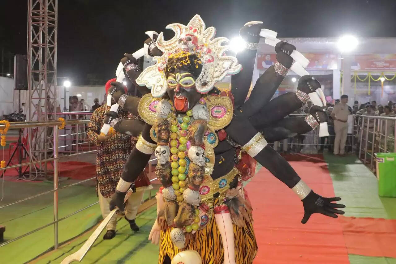 कोरबा : राज्योत्सव में छत्तीसगढ़ी लोक संस्कृति की झलक, अलका चंद्राकर की प्रस्तुति ने बांधा समां