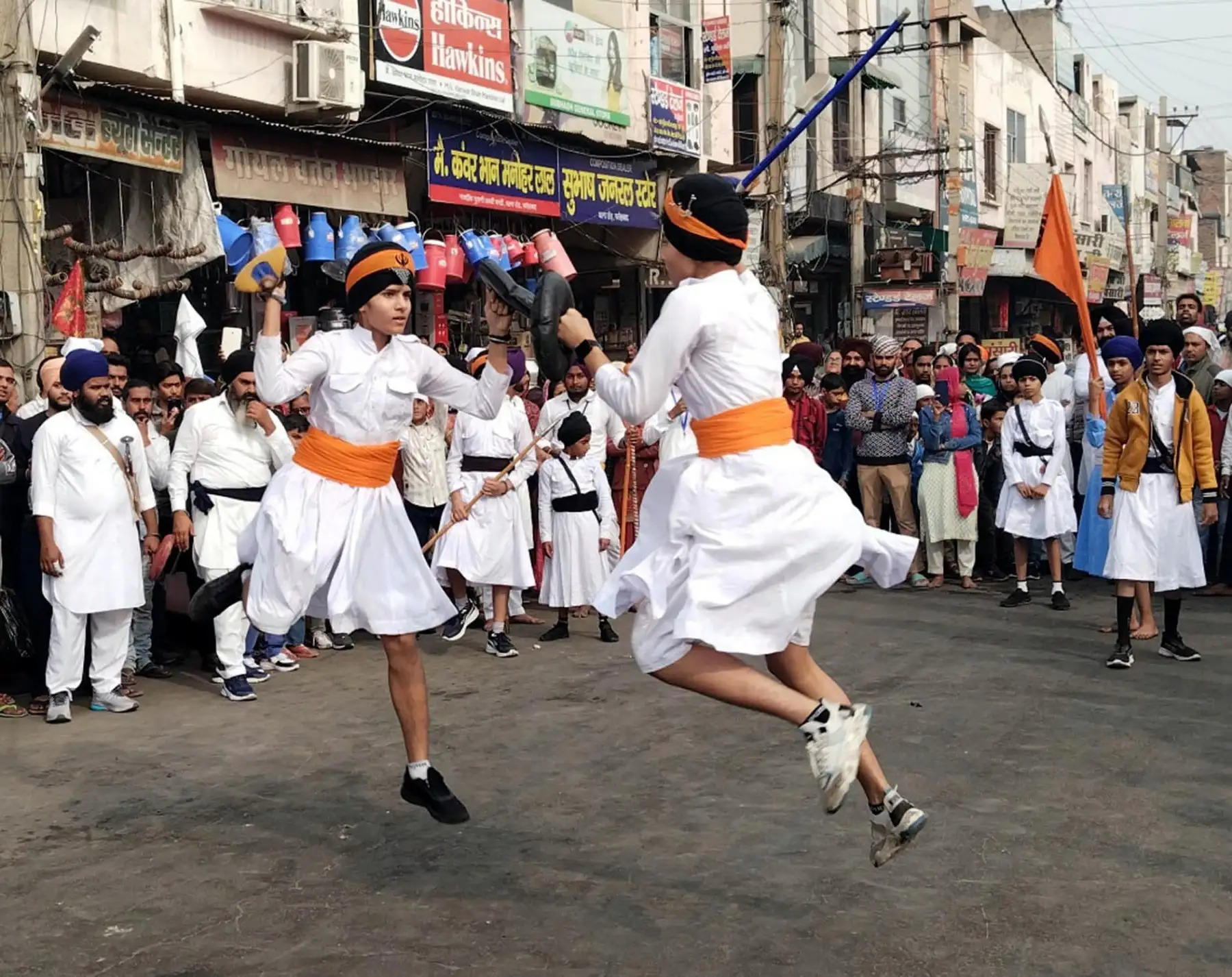 फतेहाबाद में गुरु नानक देव जी के प्रकाशोत्सव के उपलक्ष्य में निकाला नगर कीर्तन