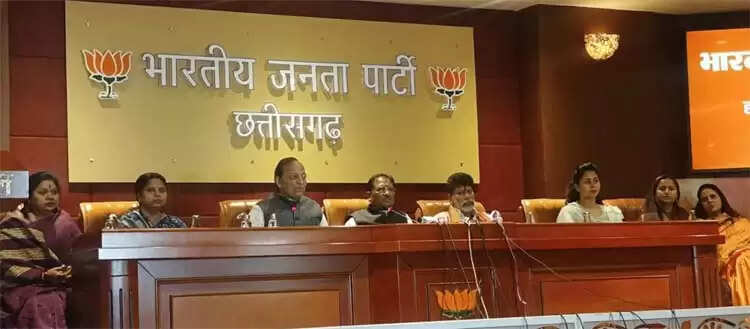 महिला आरक्षण की राह में बाधा डालकर कांग्रेस और गठबंधन के दलों ने 'महापाप' किया है : विष्णुदेव साय