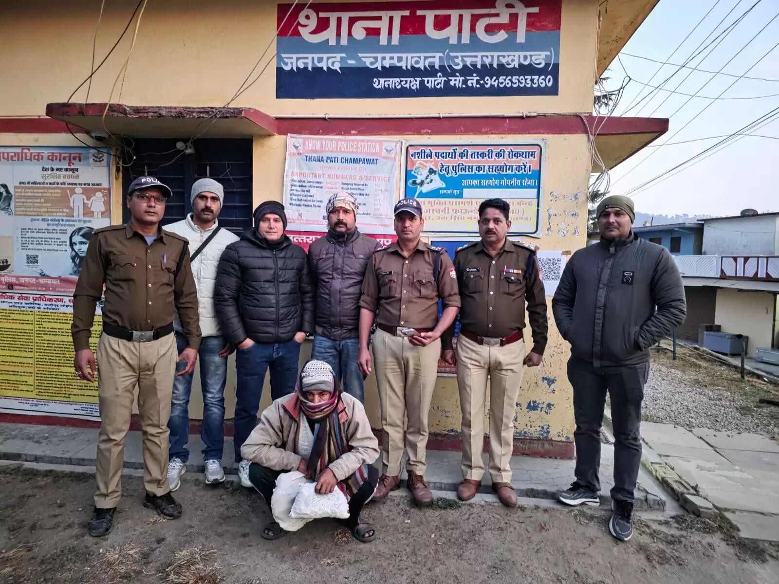 पाटी पुलिस ने डेढ़ किलो चरस के साथ तस्कर को गिरफ्तार किया