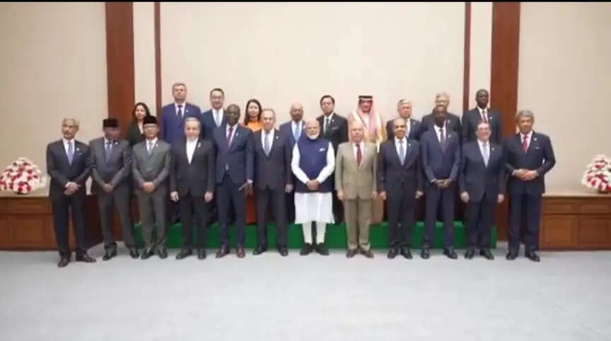 प्रधानमंत्री मोदी ने ब्रिक्स देशों के विदेश मंत्रियों से की मुलाकात