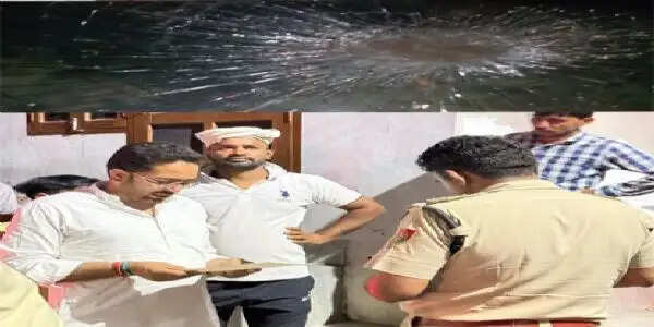 सोनीपत में प्रचार के दौरान इनेलो काफिले पर पत्थरबाजी, गाड़ी क्षतिग्रस्त