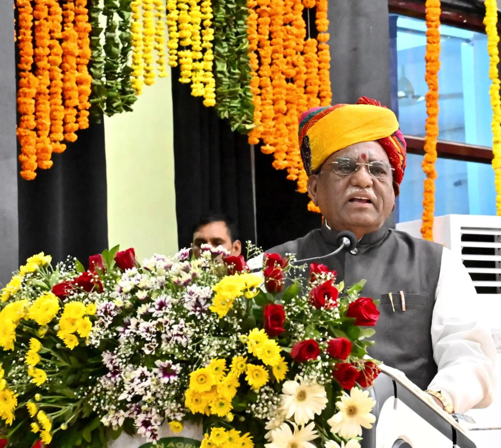 विद्यार्थियों को बौद्धिक रूप से सशक्त बनाएं विश्वविद्यालय - राज्यपाल बागडे