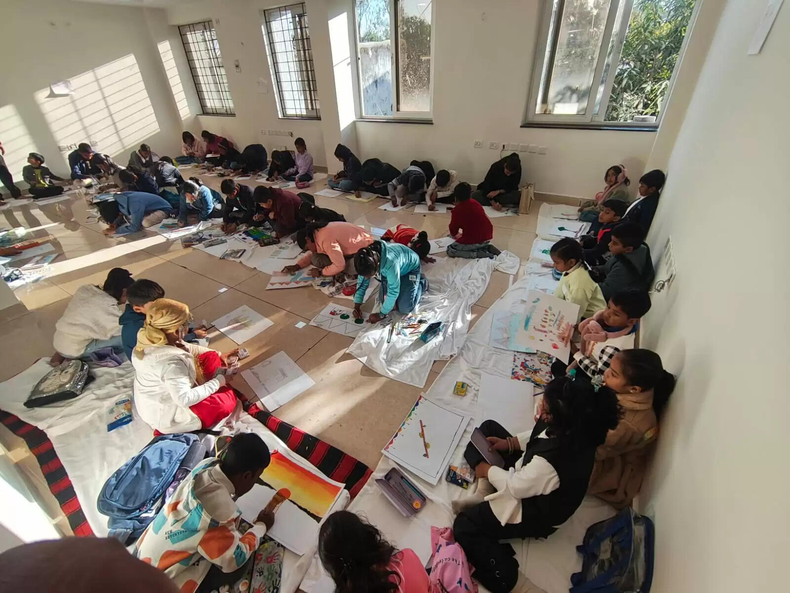 कार्निवल में बच्चों ने बिखेरा जलवा, पत्रकारों ने सुरीली आवाज से मोहा मन